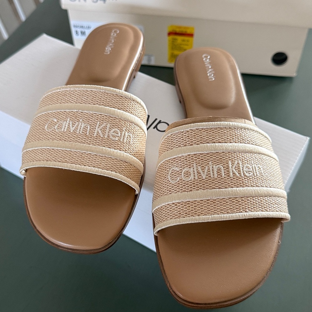 NIB Calvin Klein Kendell Flat Sandal Light Natural size 11